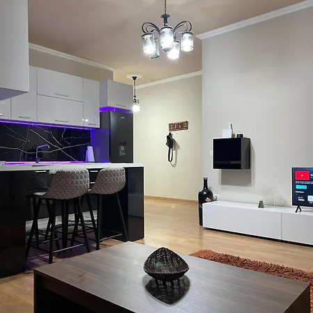 Apartment Apartment 106 *